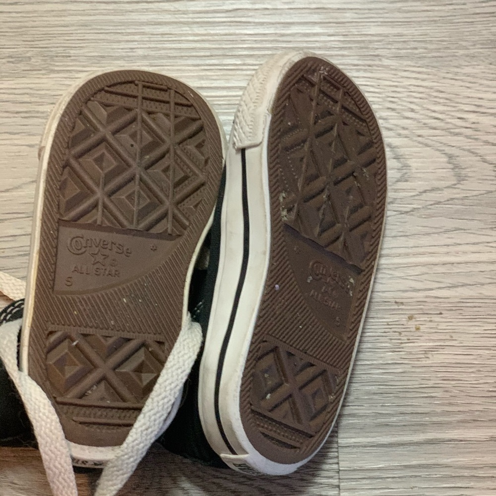 Converse - Picture 3 of 3